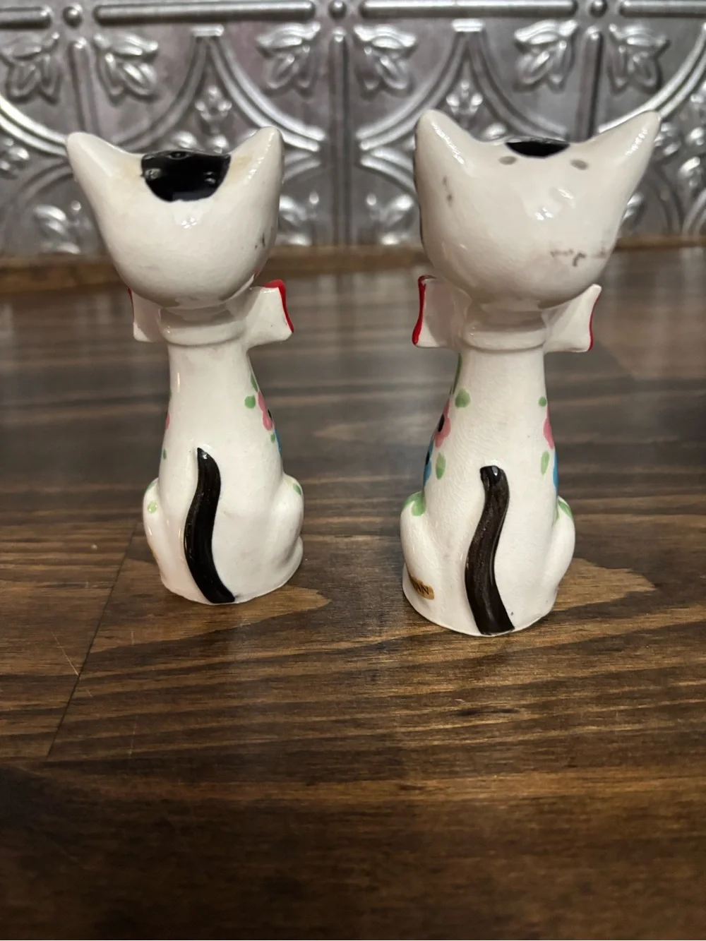 VintageWhite Ceramic Cat Salt & Pepper Shakers with Red Bows made in Japan